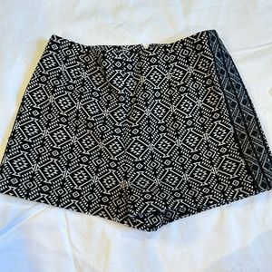 Urban Outfitters Ecote high waisted patterned shorts size 2